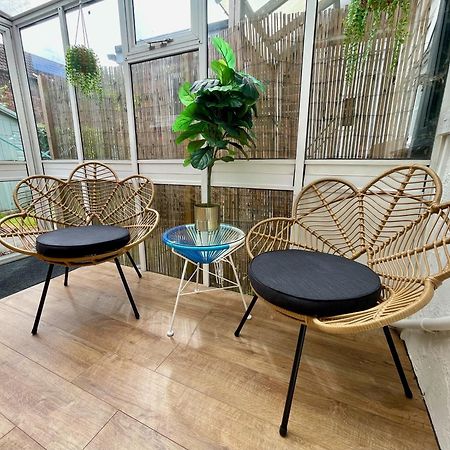 Charming Terrace Home, Nantwich -Near Train Station & Town المظهر الخارجي الصورة