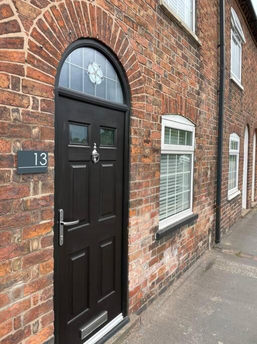 Charming Terrace Home, Nantwich -Near Train Station & Town المظهر الخارجي الصورة